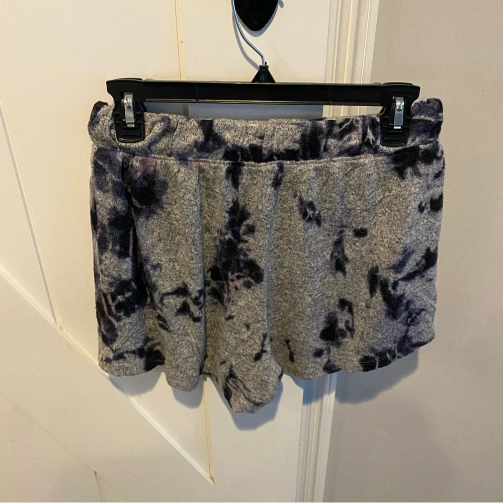 Phil Love Lounge Set - Picture 2 of 5